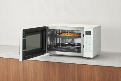 Panasonic NN-CT55RWEPG_OUTLET00001 04 NN CT55RW airFryBasket French fry 1
